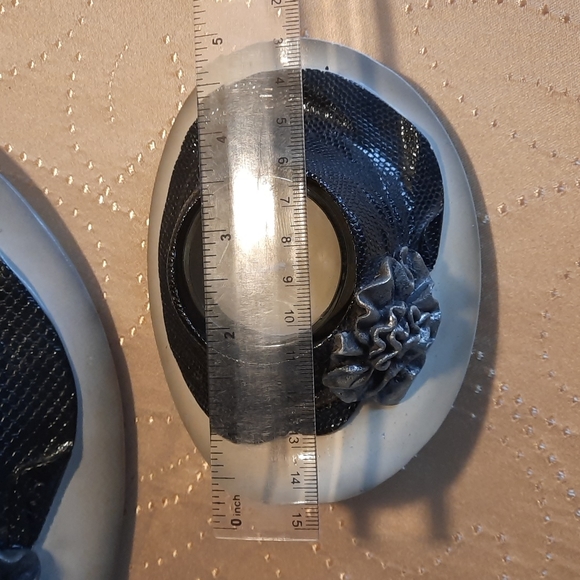 Garden Diva Sunday best hat planters and candle containers. - Picture 5 of 8